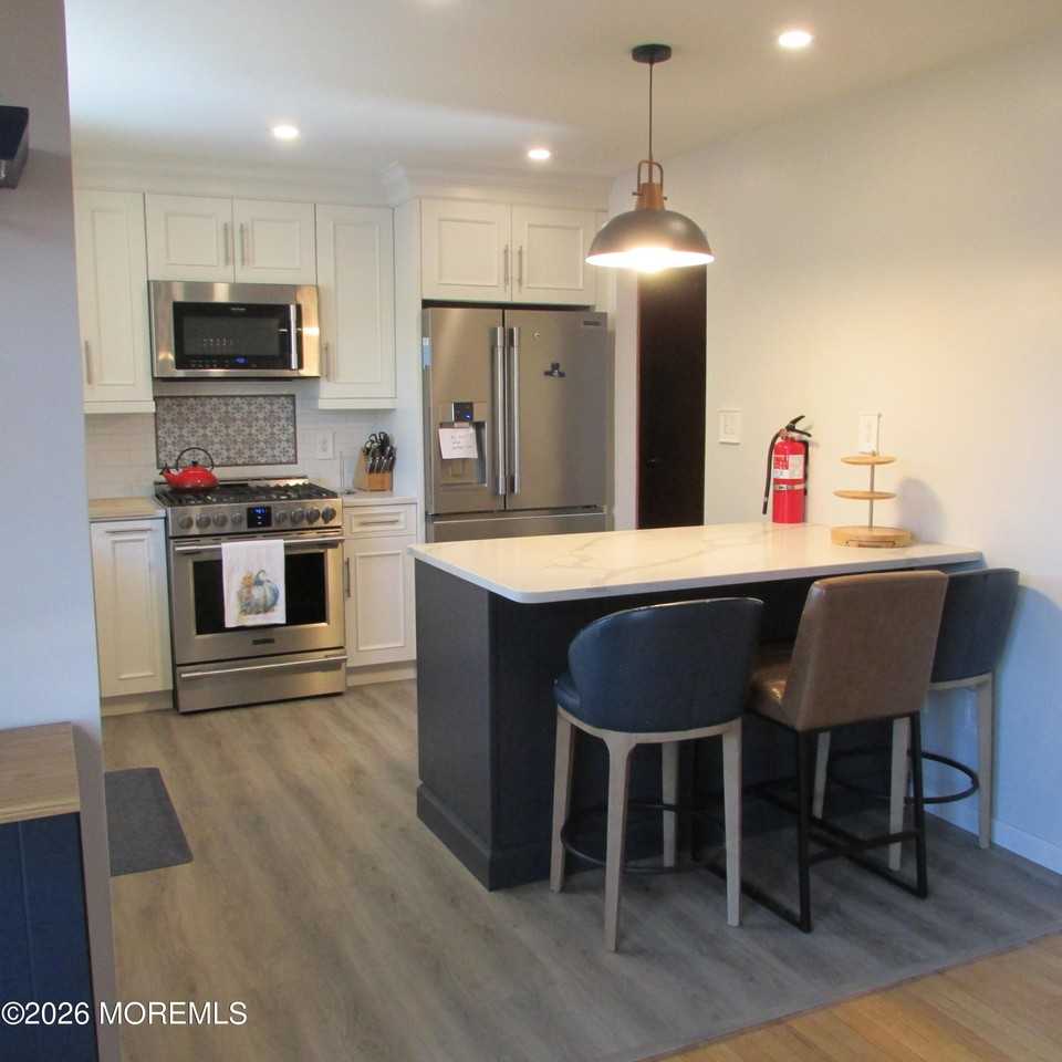 31 Pine St - Photo 7 of 27