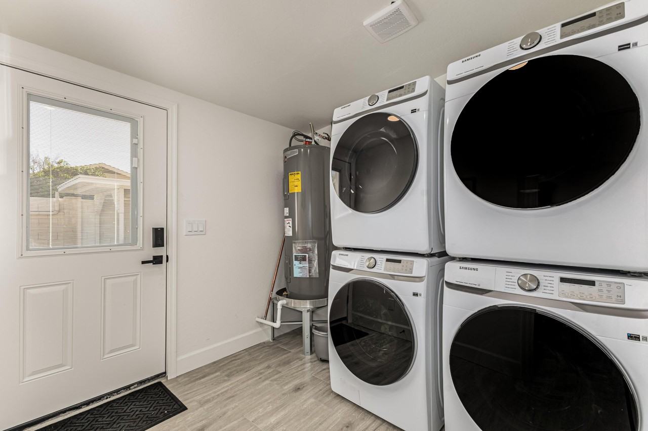 E 8th St - Photo 7 of 21