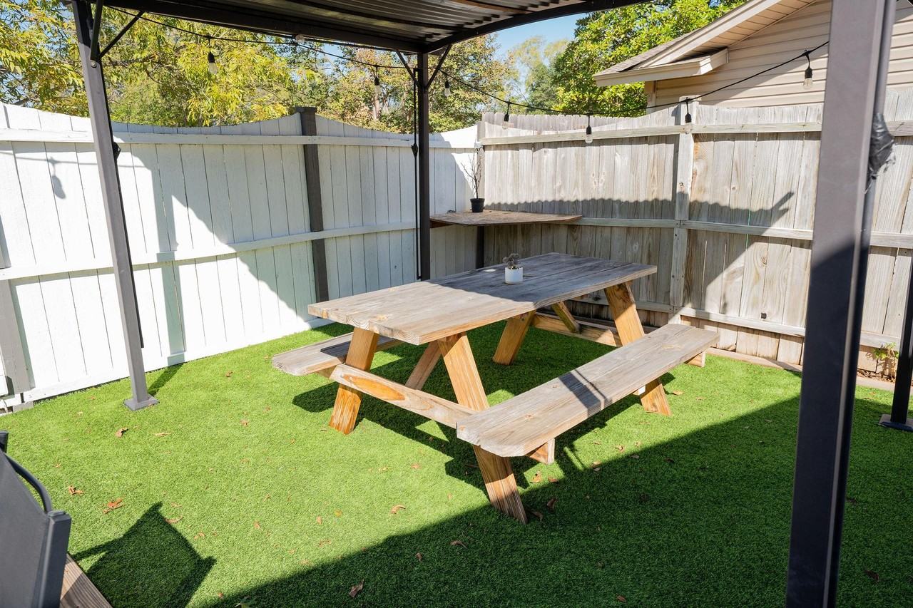 Whispering Oaks Dr - Photo 5 of 41