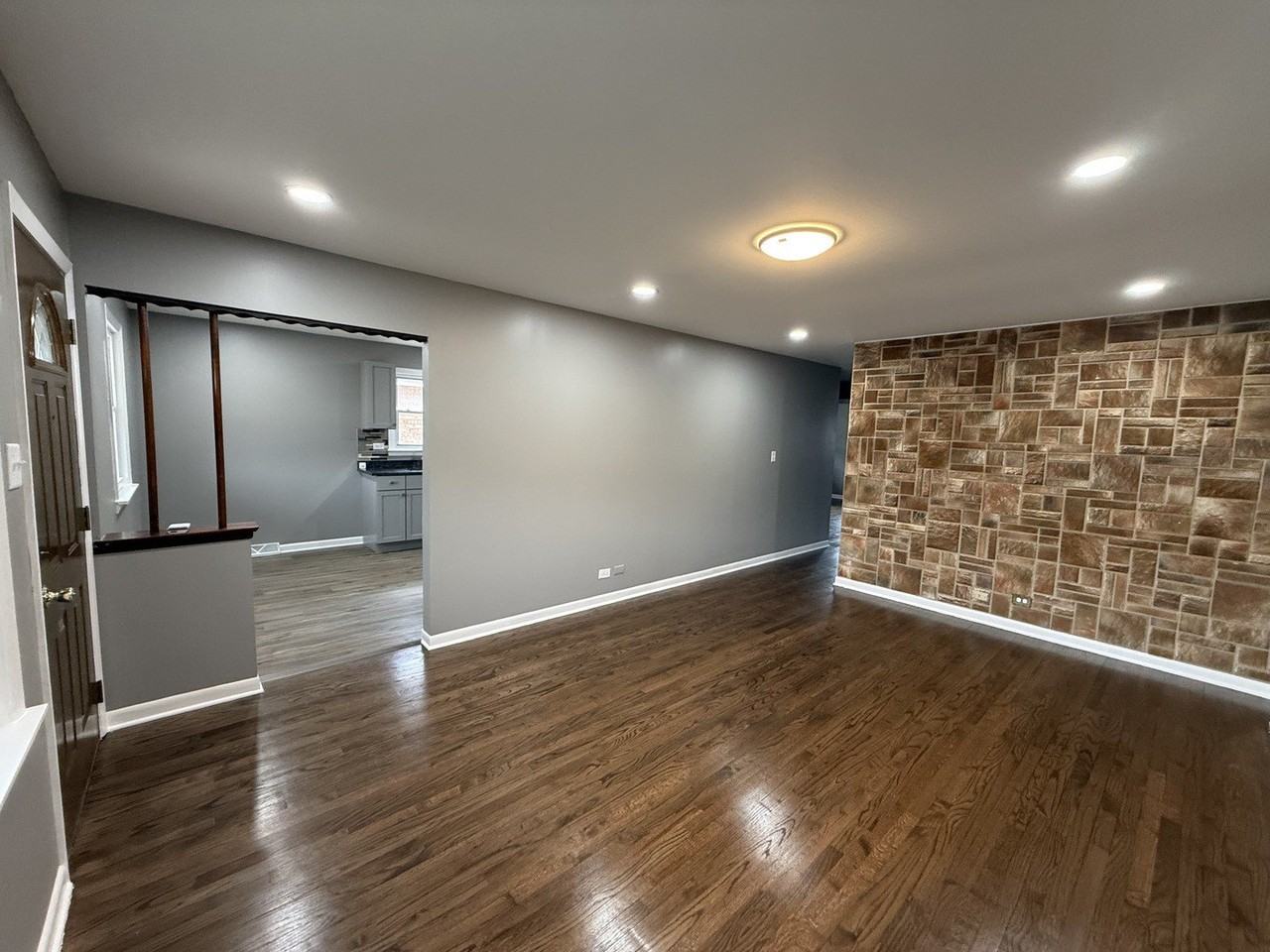 7616 Lorel Ave - Photo 5 of 17