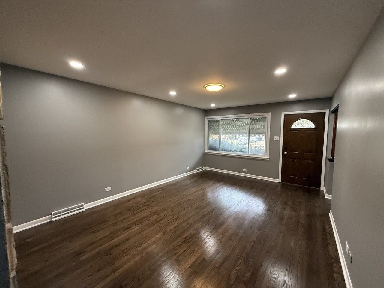 7616 Lorel Ave - Photo 6 of 17