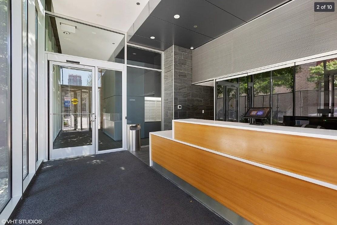 1720 S Michigan Ave Apt 1118 - Photo 2 of 9