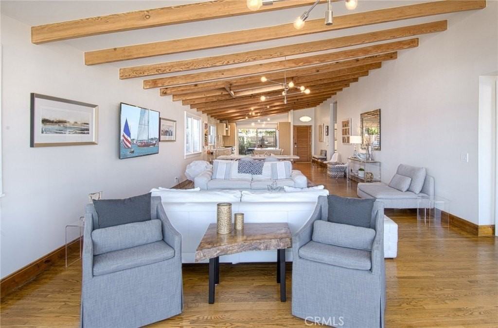 308 Poppy Ave - Photo 4 of 23