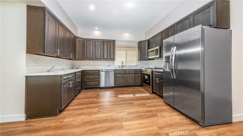 17158 Chatsworth St #4 - Photo 2 of 12