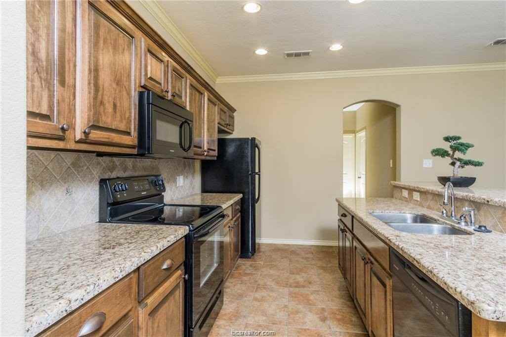 3010 Old Ironsides Dr - Photo 7 of 20