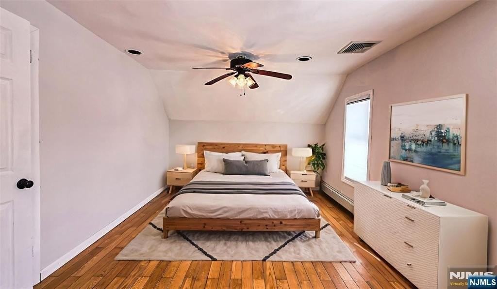 184 Washington St - Photo 4 of 20