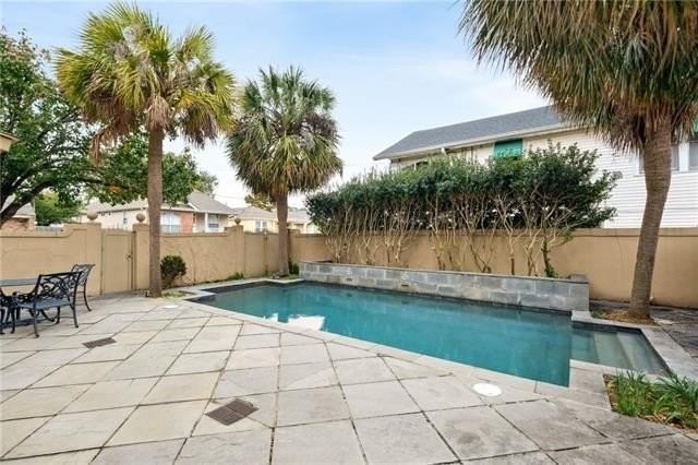 5373 Canal Blvd - Photo 2 of 20