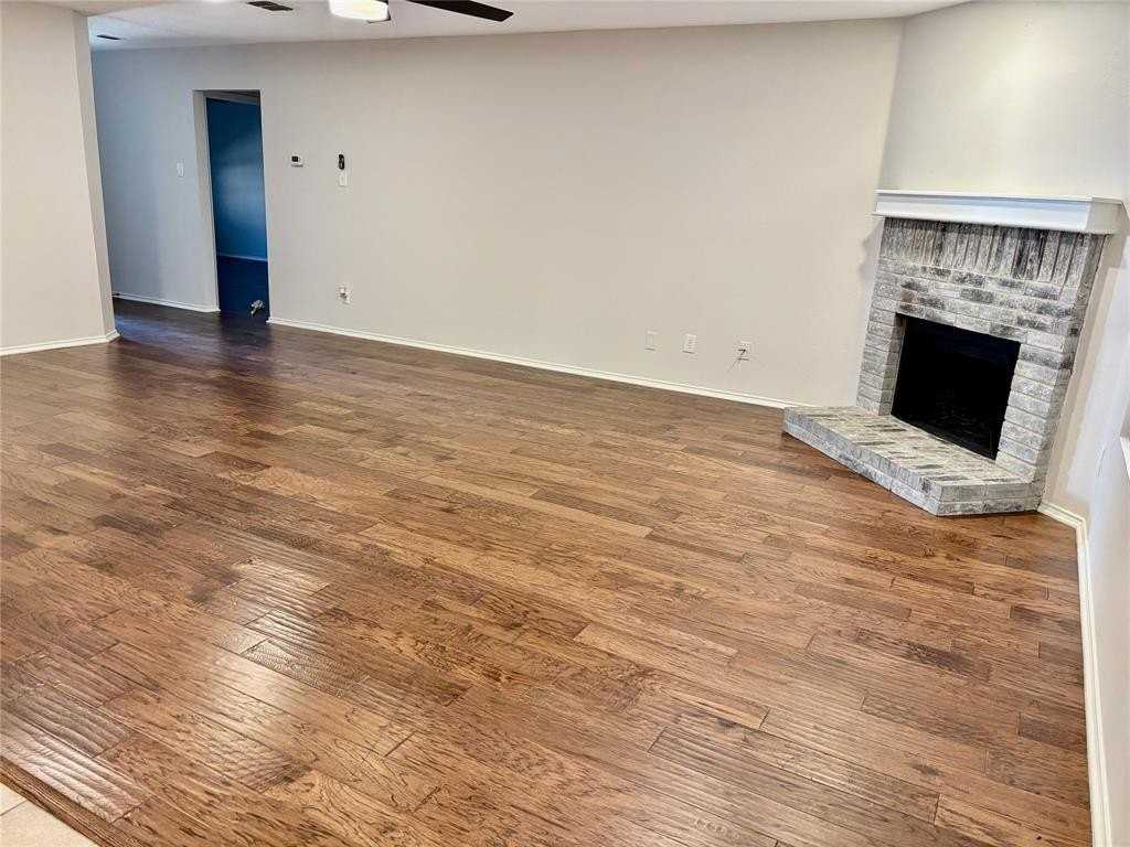 1209 Scottsdale Dr - Photo 4 of 17