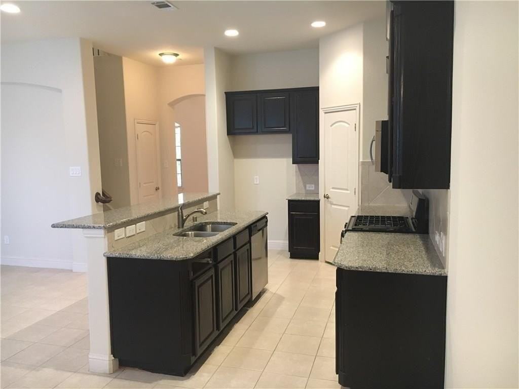 8619 Naomi St - Photo 7 of 27