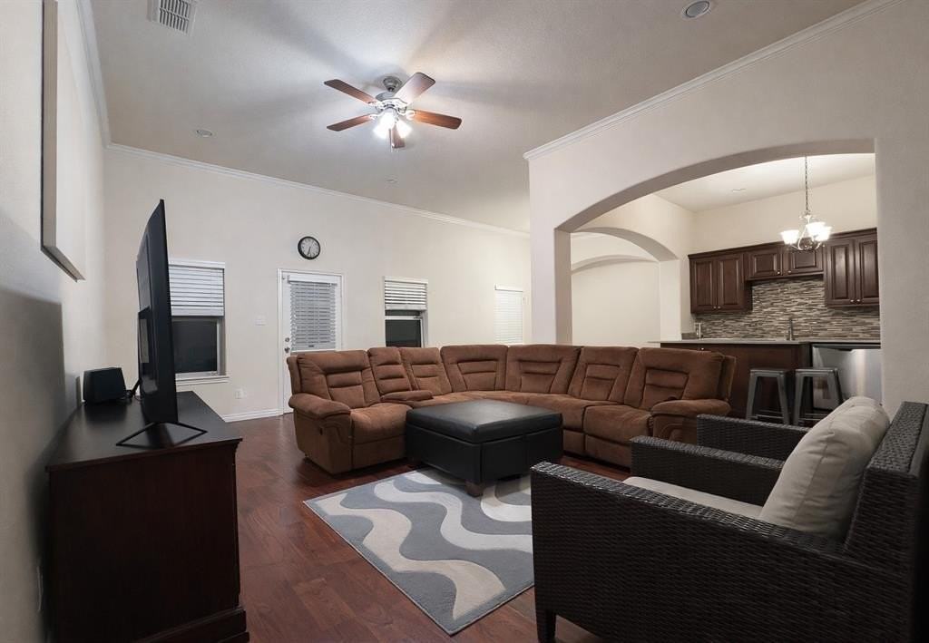 2373 Novin Dr - Photo 5 of 23