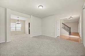 5400 Vineyard Ln - Photo 2 of 33