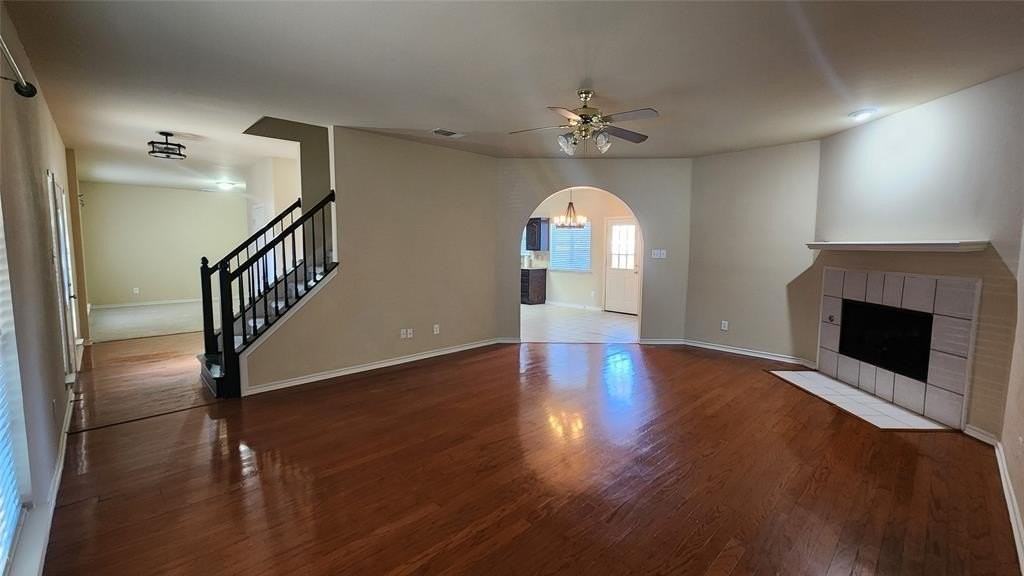 5400 Vineyard Ln - Photo 3 of 33