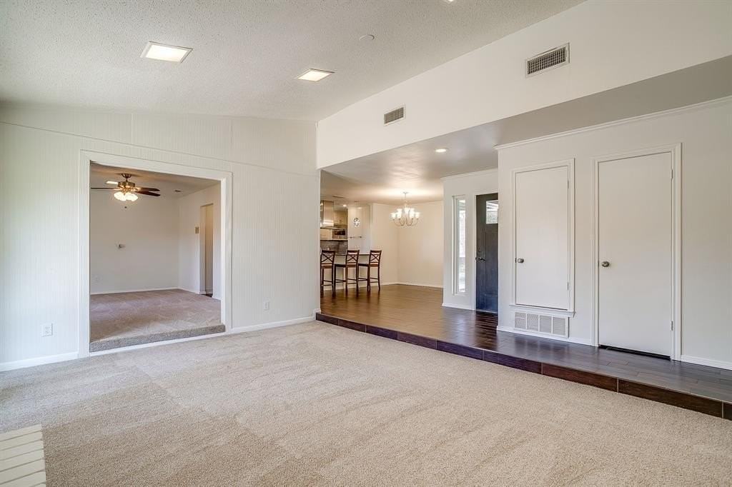 2017 Garden Oaks Dr - Photo 5 of 20