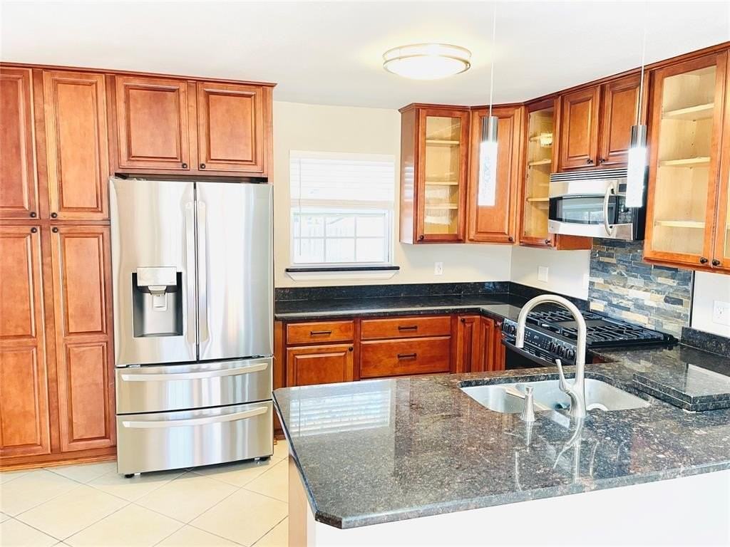 534 E Spring Valley Rd - Photo 3 of 34