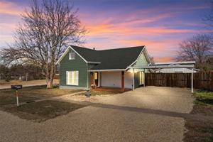 featured image of 442 W Mccart St