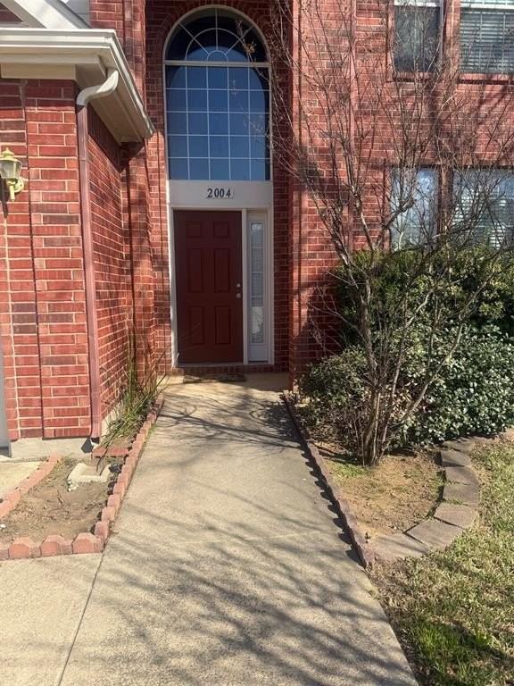 2004 Golden Oak Dr - Photo 3 of 38