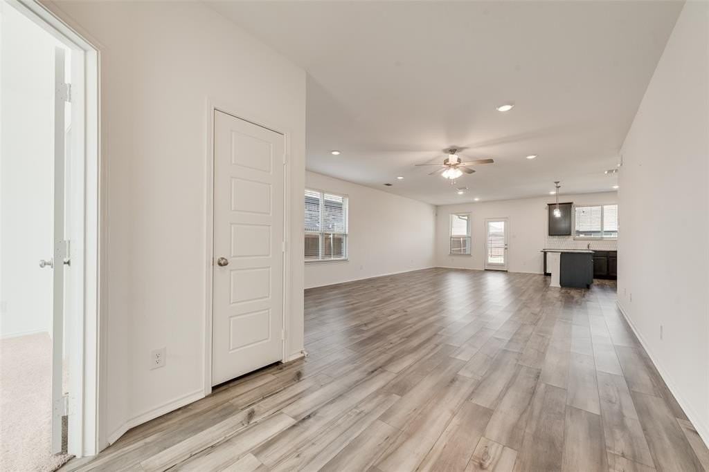 3251 Apple Creek Ave - Photo 5 of 31