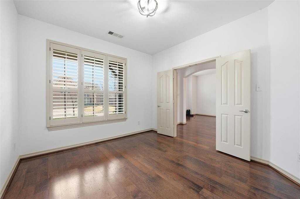 12845 Homestretch Dr - Photo 4 of 40