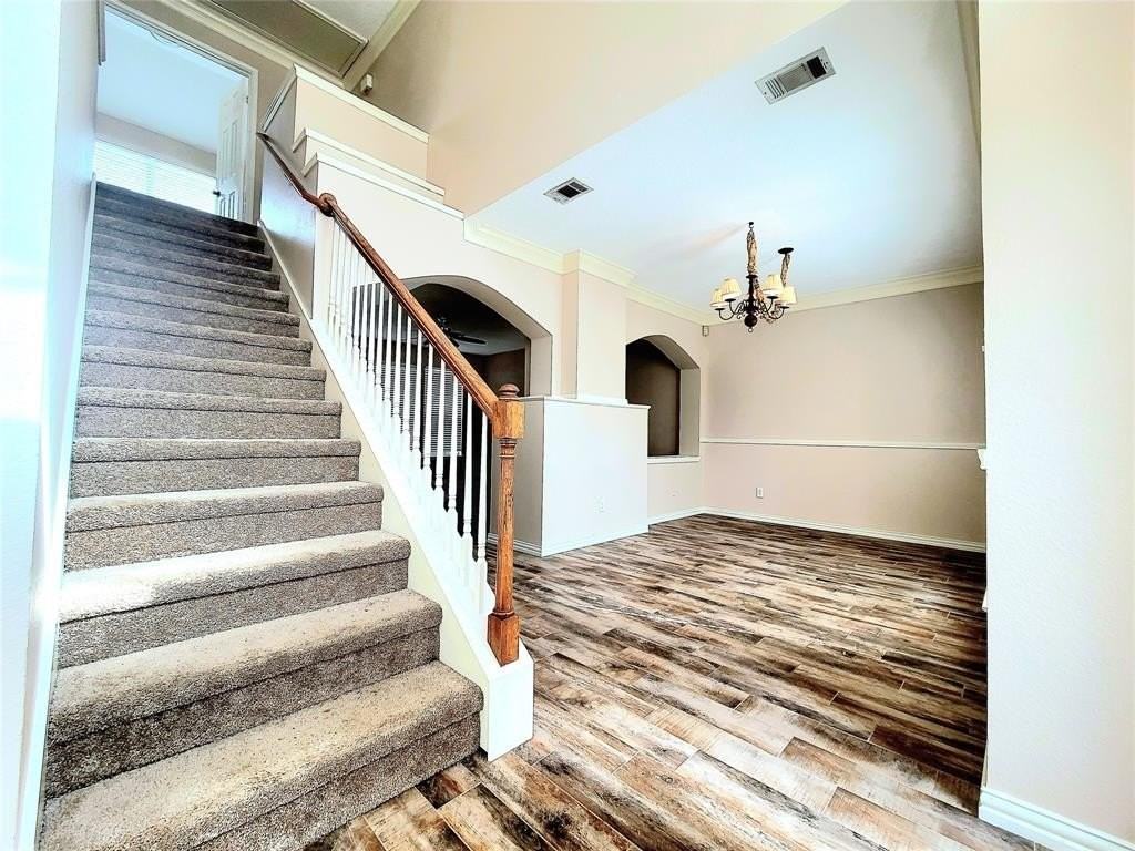 4202 Buena Vista Ln - Photo 4 of 17