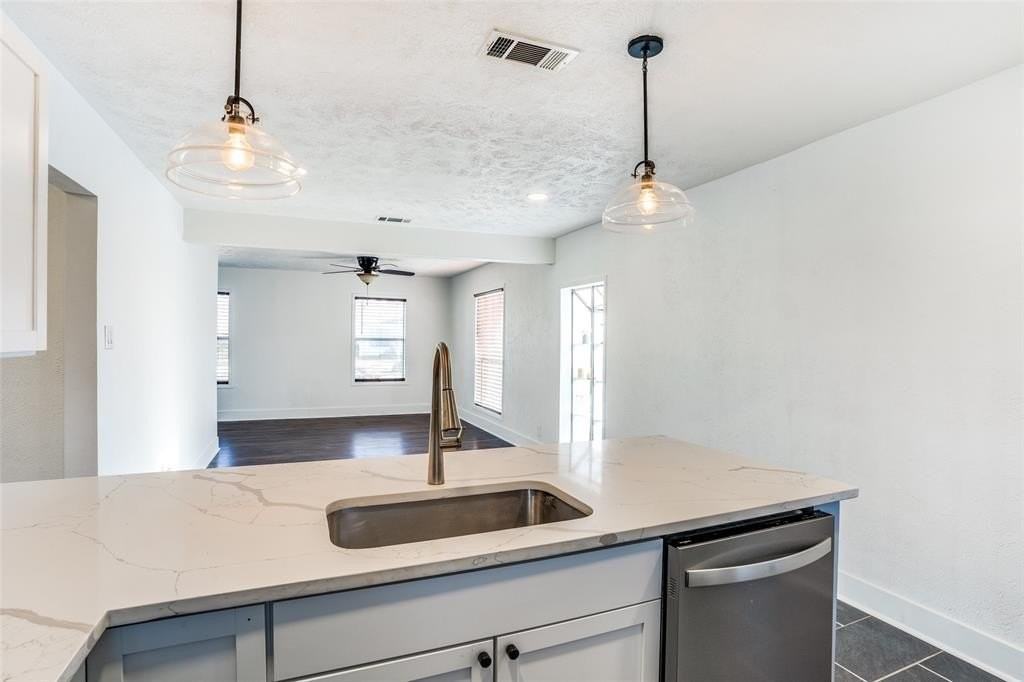 2837 Cherrywood Ave - Photo 7 of 14