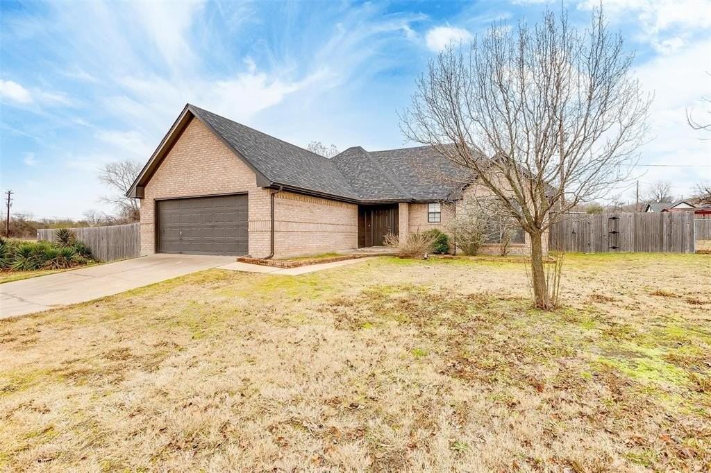 402 Ranch Rd - Photo 2 of 39