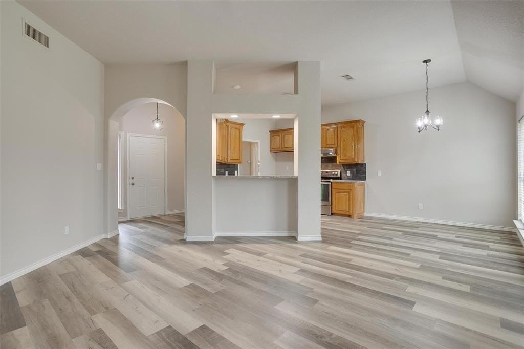 402 Ranch Rd - Photo 7 of 39