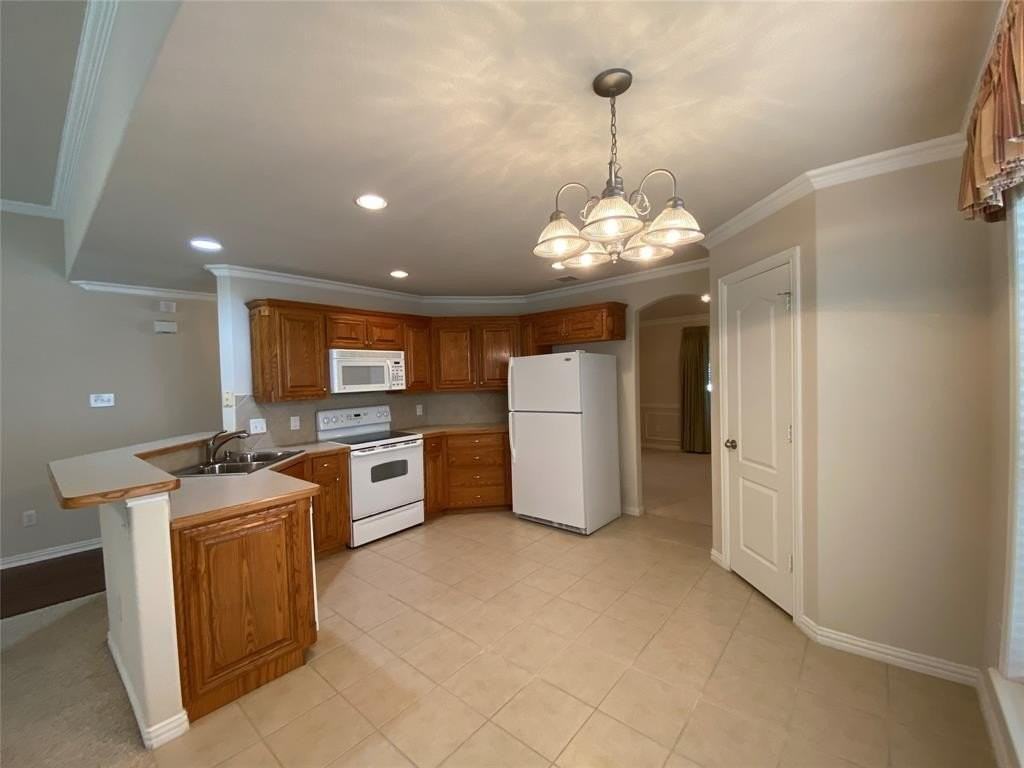 1835 Woodchase Dr - Photo 4 of 12