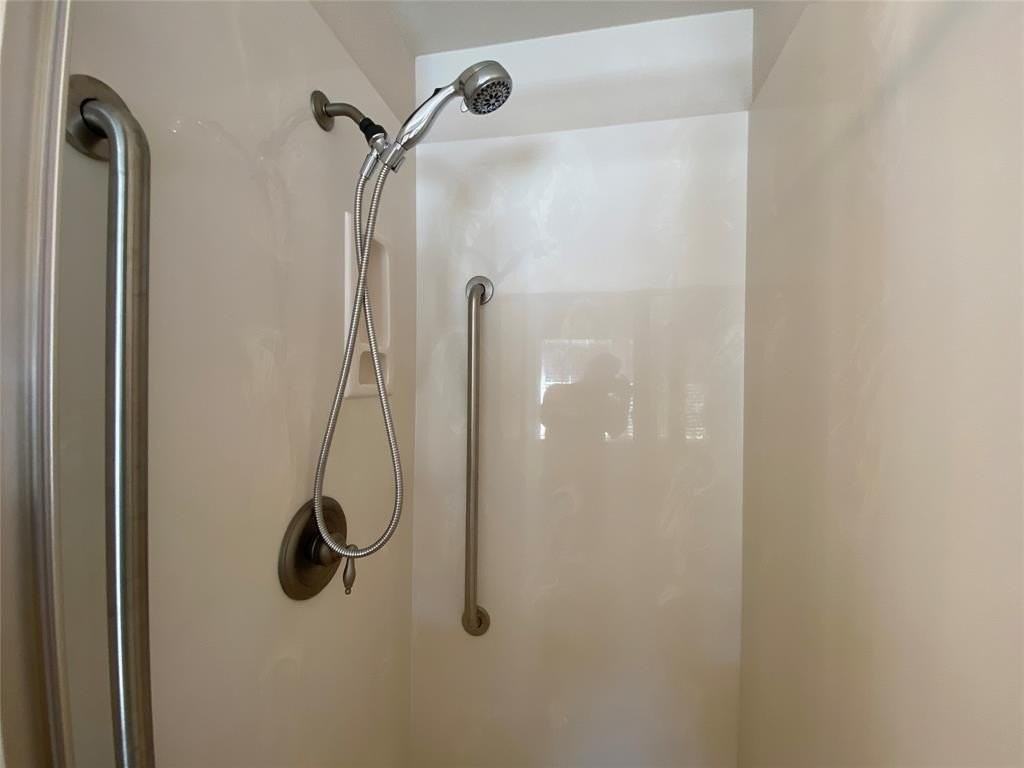 1835 Woodchase Dr - Photo 7 of 12