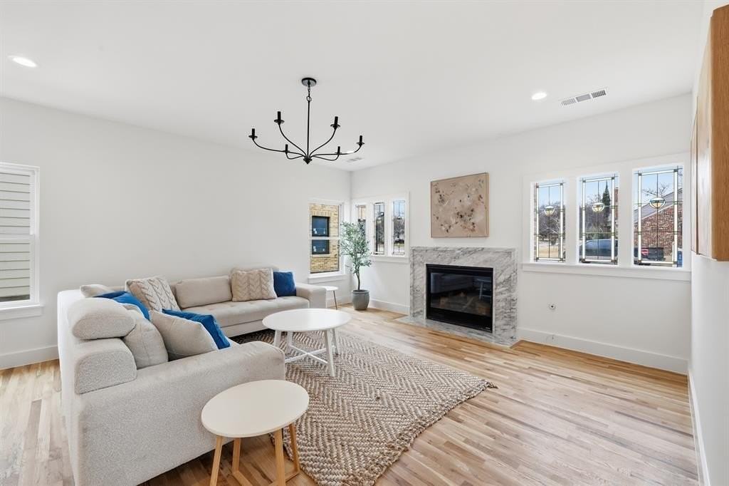 3247 Homer St - Photo 4 of 11