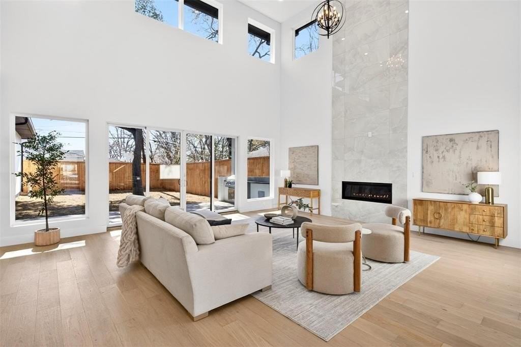 3754 Durango Dr - Photo 2 of 29