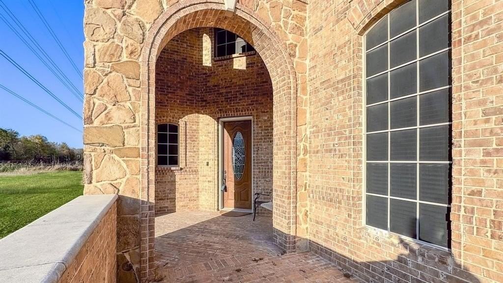 6812 Sail Away Pl - Photo 3 of 40