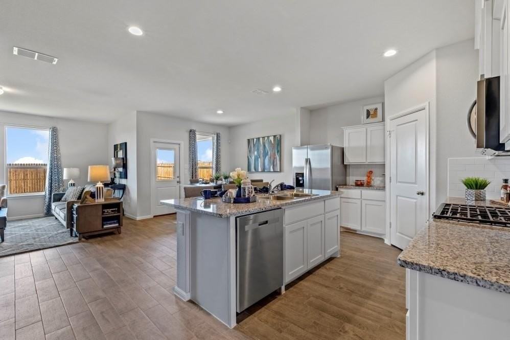 8520 Little Acorn Dr - Photo 3 of 9