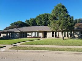 featured image of 2033 Westridge Dr