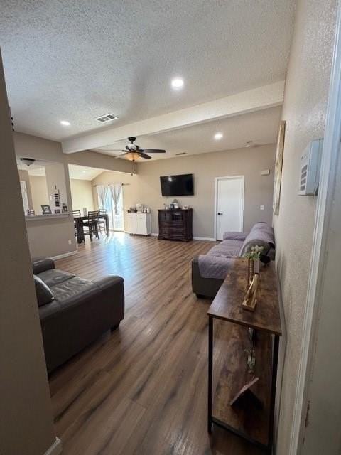 604 Red Coat Ln - Photo 4 of 33