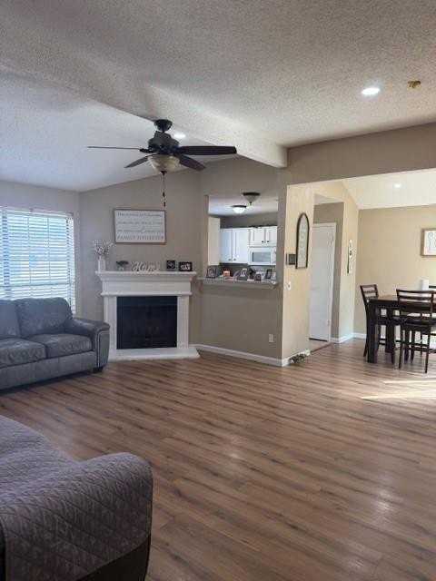 604 Red Coat Ln - Photo 7 of 33