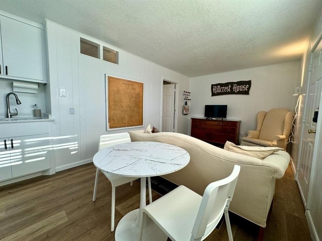 2401 Church St #11 - Photo 4 of 11