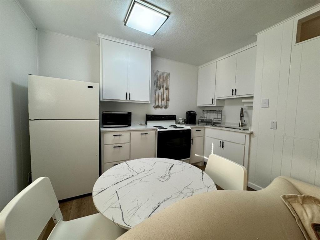 2401 Church St #11 - Photo 5 of 11