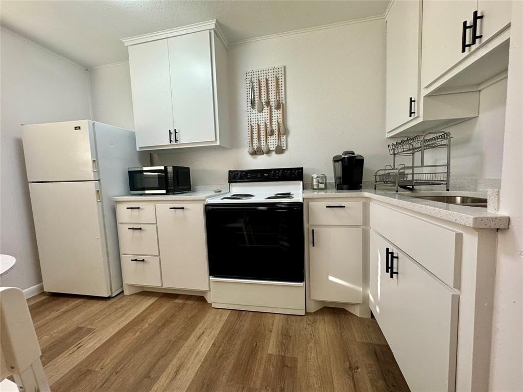 2401 Church St #11 - Photo 6 of 11