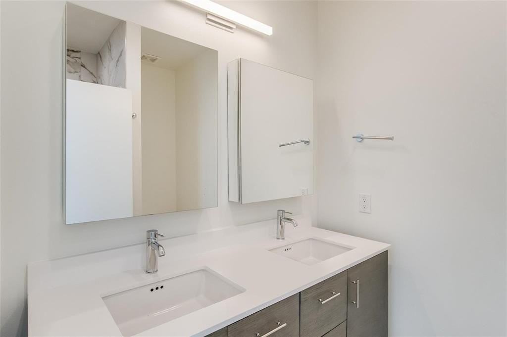 1505 S Akard St #102 - Photo 7 of 12