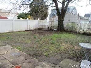 323 Peninsula Blvd - Photo 2 of 12