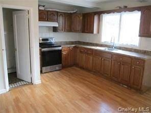 323 Peninsula Blvd - Photo 3 of 12