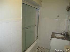 323 Peninsula Blvd - Photo 7 of 12