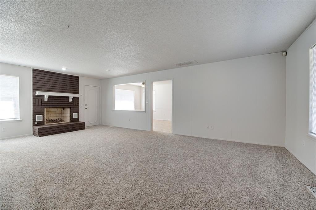 524 Sherwood Ln - Photo 5 of 34