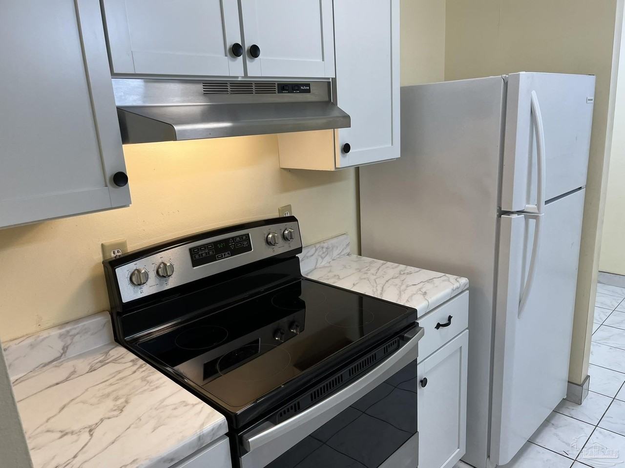 3220 Redwood Ln - Photo 4 of 18