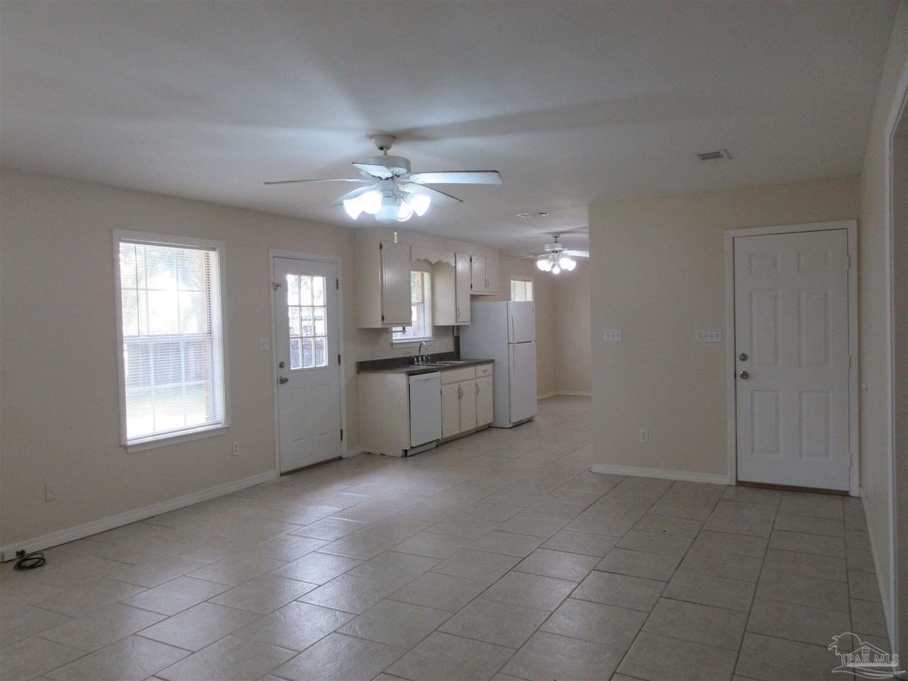 4738 Live Oak Ln - Photo 7 of 30