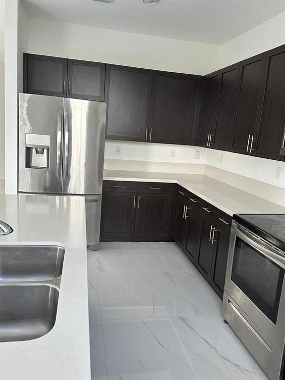 185 Sw 185th Way - Photo 4 of 13