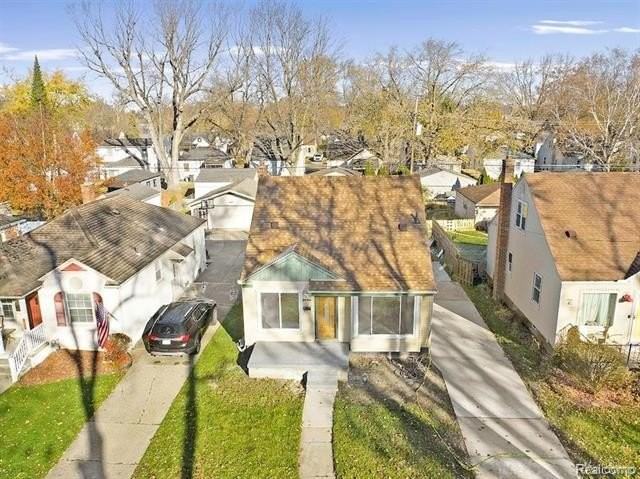 24410 Union St - Photo 2 of 28