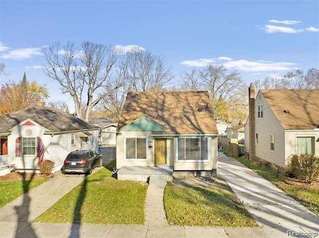 24410 Union St - Photo 3 of 28