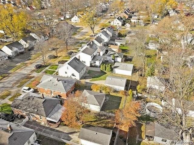 24410 Union St - Photo 5 of 28