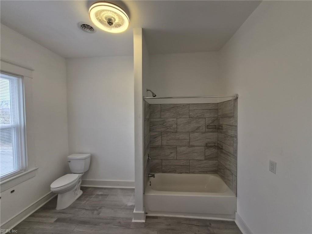 351 51st St - Photo 3 of 23